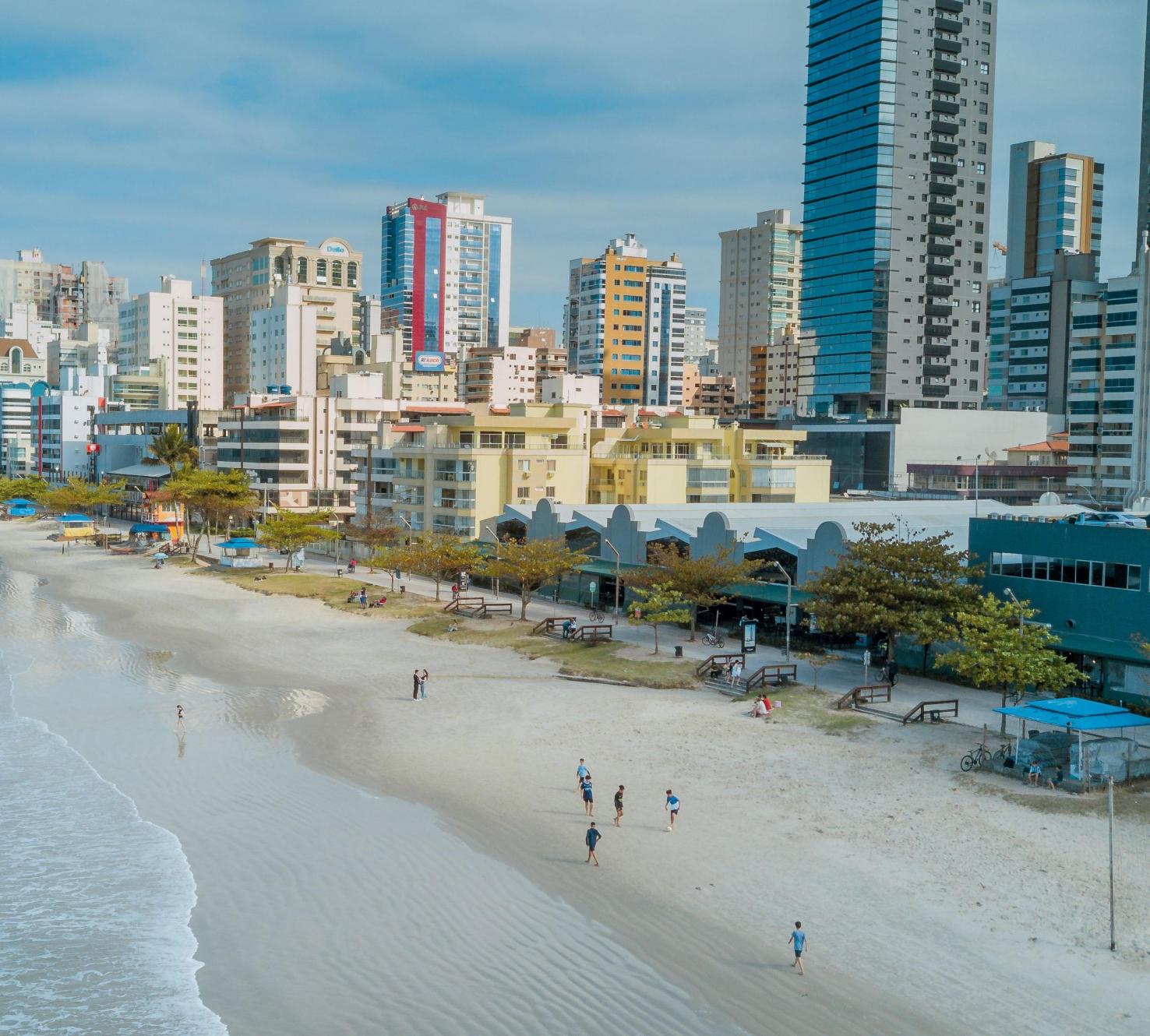 O seu shopping 
beira-mar em 
Itapema.